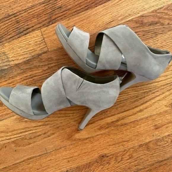 "Like New" Banana Republic Gray suede open toe, back zipper bootie - size 7 - Picture 2 of 11